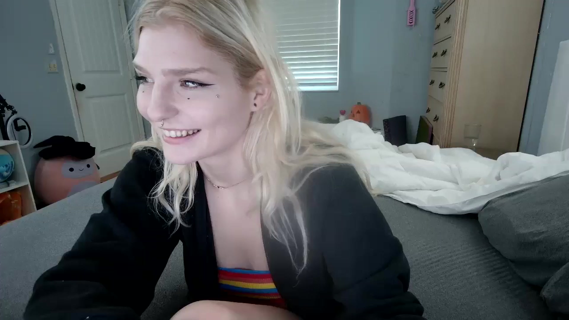 Gallery image thumbnail from DuckChan0's myfreecams stream on, 10/15/2024, 15:41 image 1 of 20