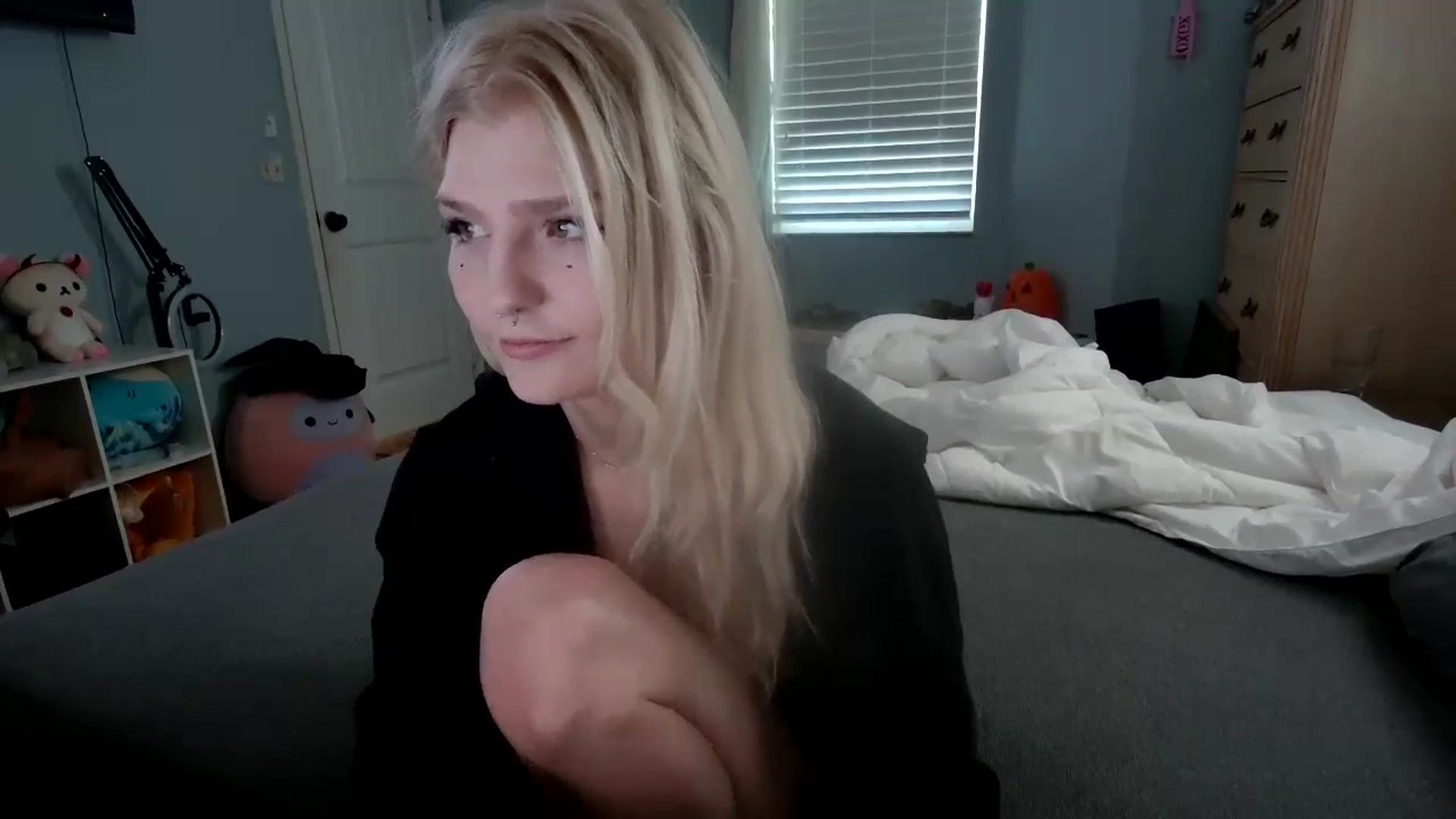 Gallery image thumbnail from DuckChan0's myfreecams stream on, 10/15/2024, 15:41 image 2 of 20