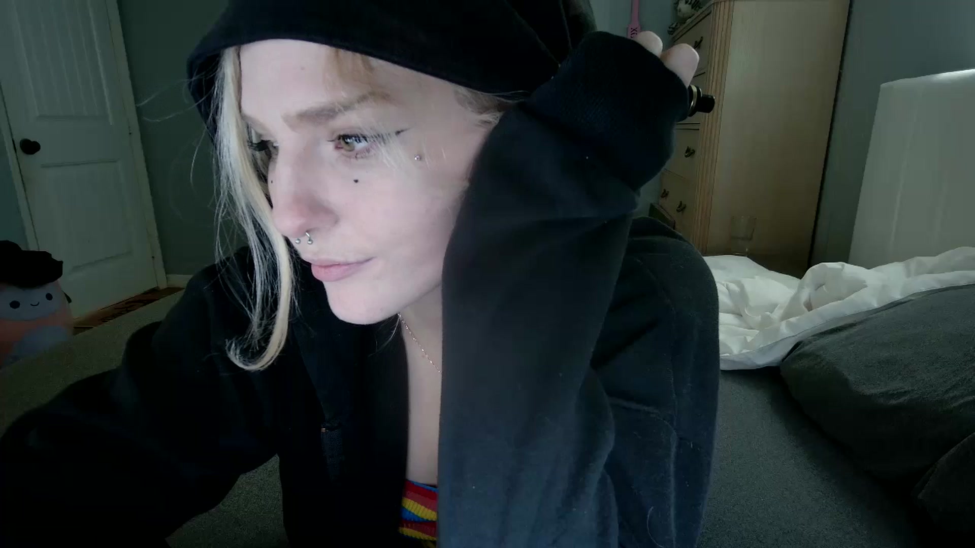 Gallery image thumbnail from DuckChan0's myfreecams stream on, 10/15/2024, 15:41 image 18 of 20