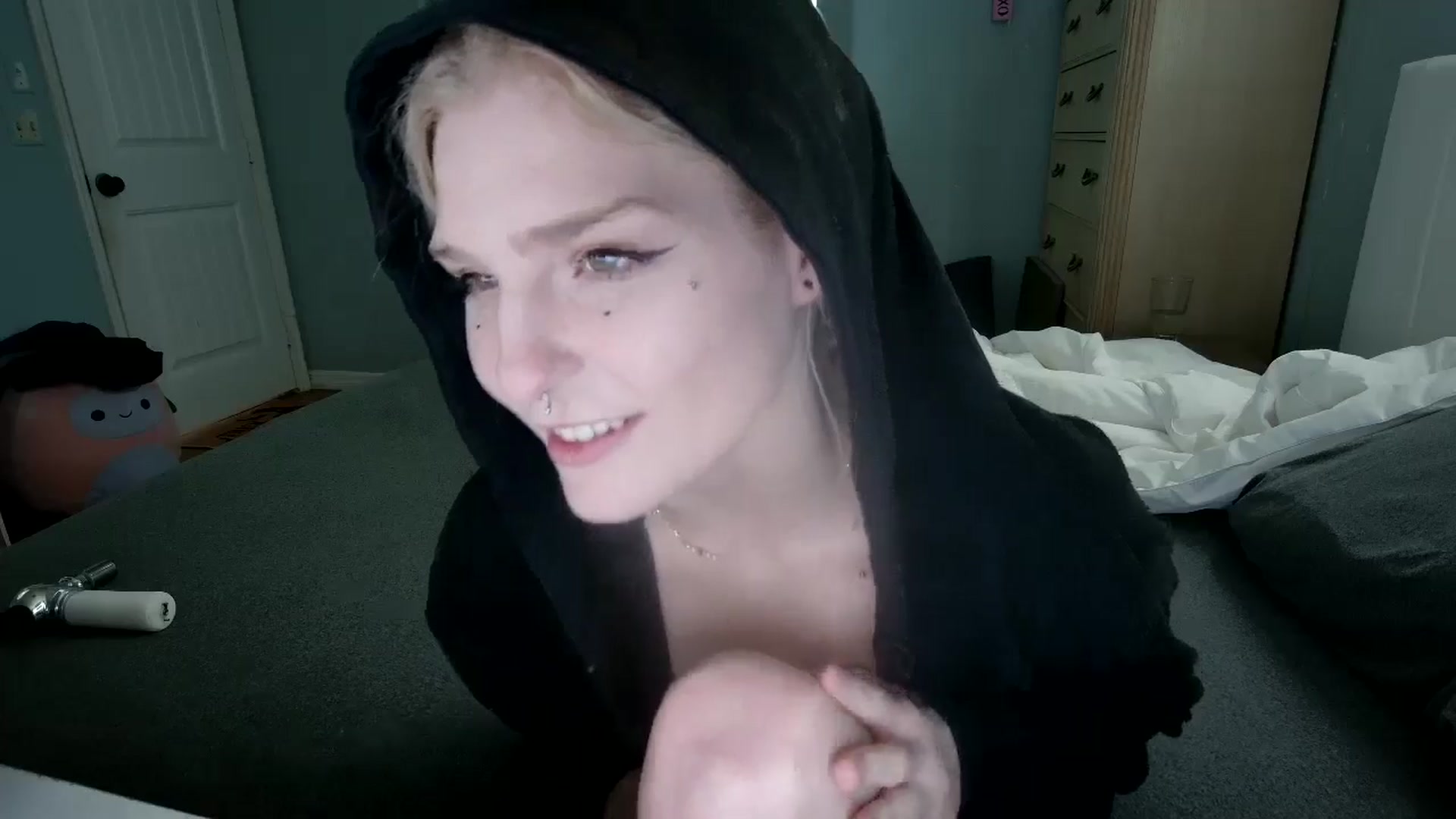 Gallery image thumbnail from DuckChan0's myfreecams stream on, 10/15/2024, 15:41 image 11 of 20