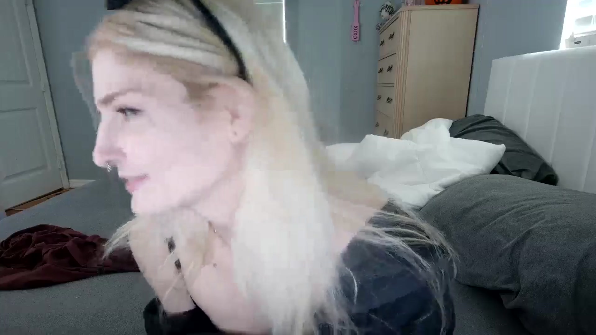 Gallery image thumbnail from DuckChan0's myfreecams stream on, 10/17/2024, 15:32 image 10 of 20