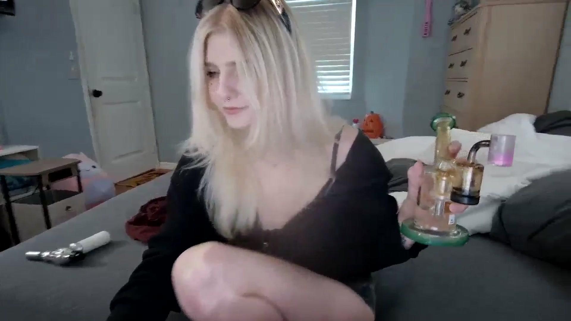 Gallery image thumbnail from DuckChan0's myfreecams stream on, 10/17/2024, 15:32 image 14 of 20
