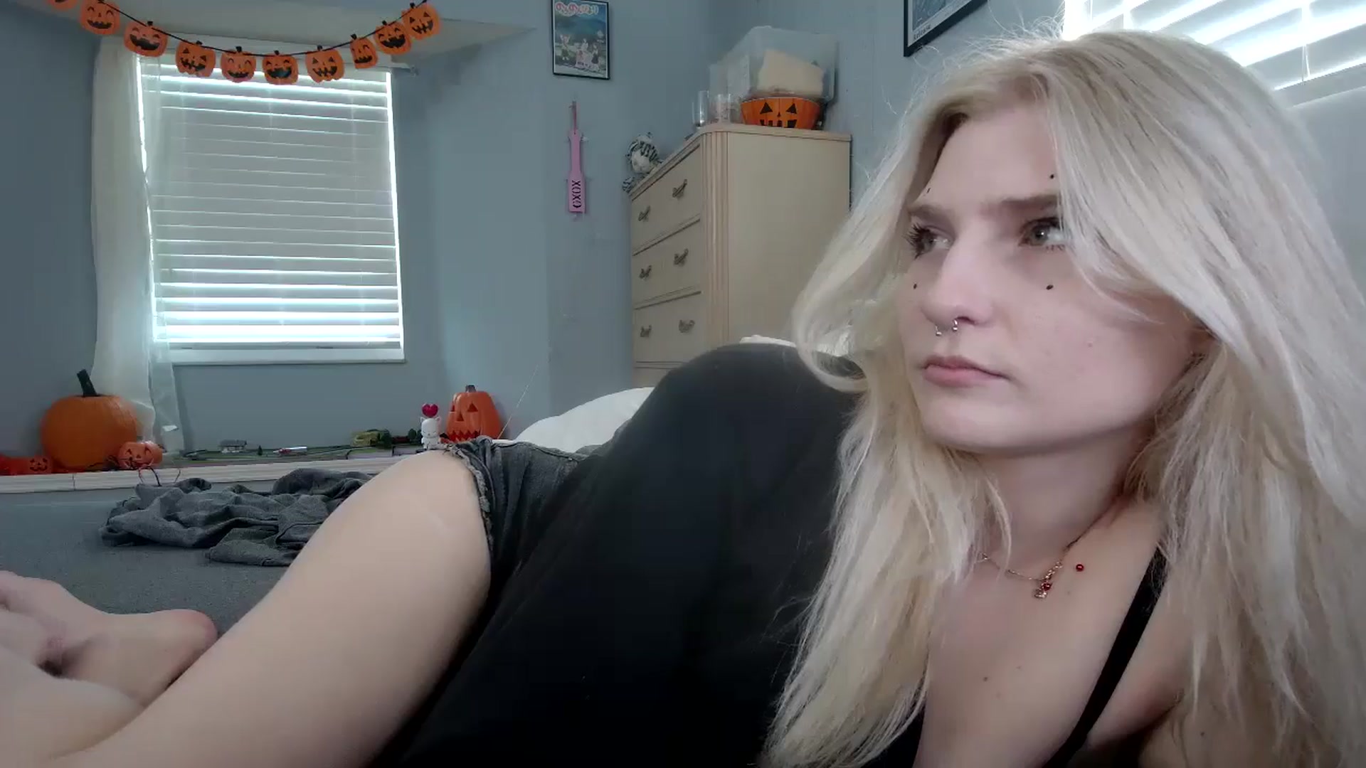 Gallery image thumbnail from DuckChan0's myfreecams stream on, 10/17/2024, 15:32 image 19 of 20