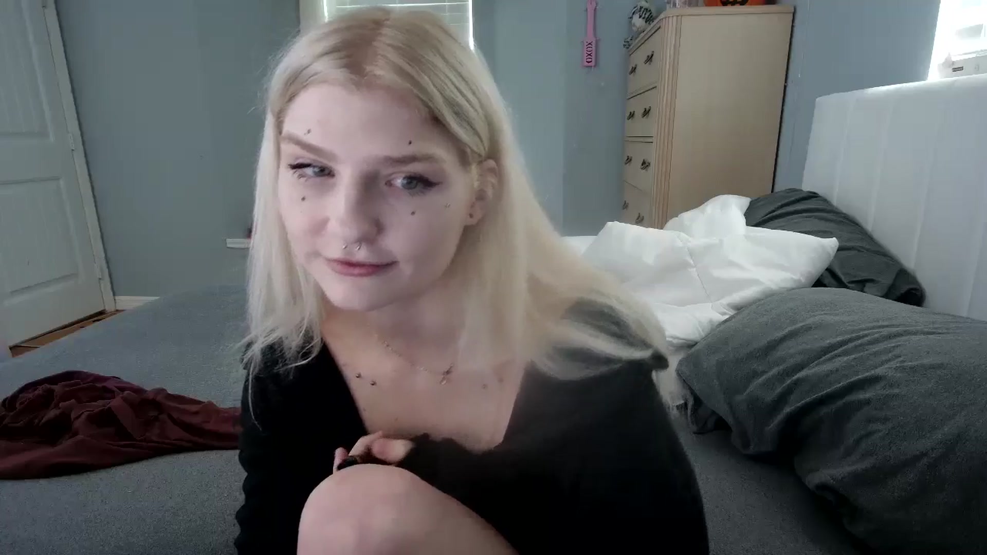 Gallery image thumbnail from DuckChan0's myfreecams stream on, 10/17/2024, 15:32 image 7 of 20