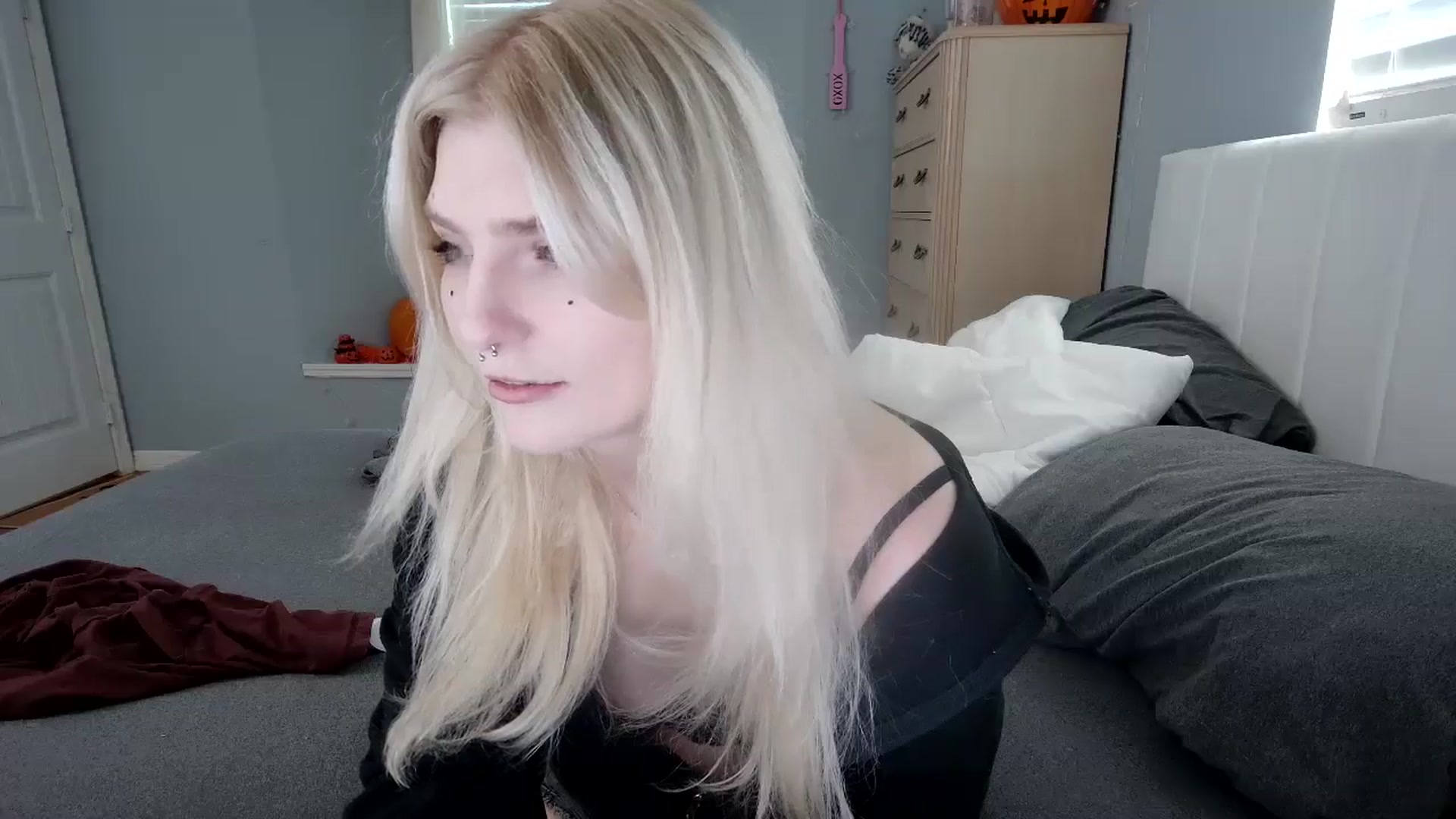 Gallery image thumbnail from DuckChan0's myfreecams stream on, 10/17/2024, 15:32 image 11 of 20