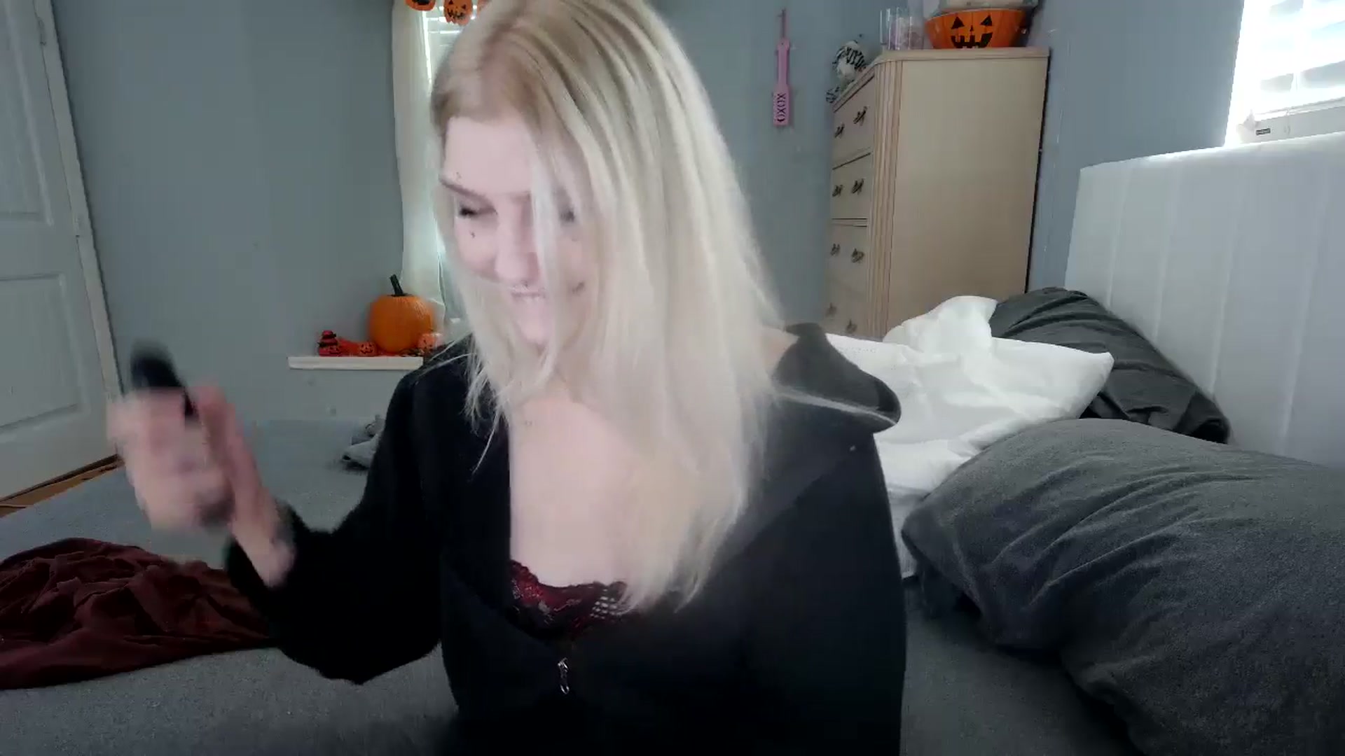 Gallery image thumbnail from DuckChan0's myfreecams stream on, 10/17/2024, 15:32 image 6 of 20