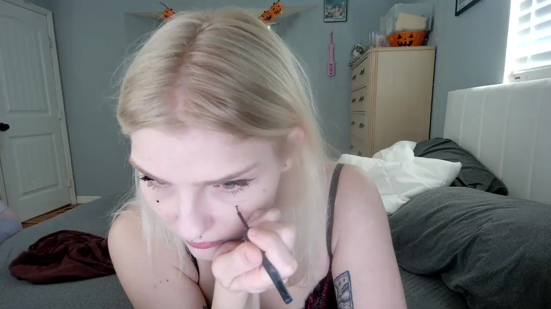 Gallery image thumbnail from DuckChan0's myfreecams stream on, 10/17/2024, 15:32 image 3 of 20