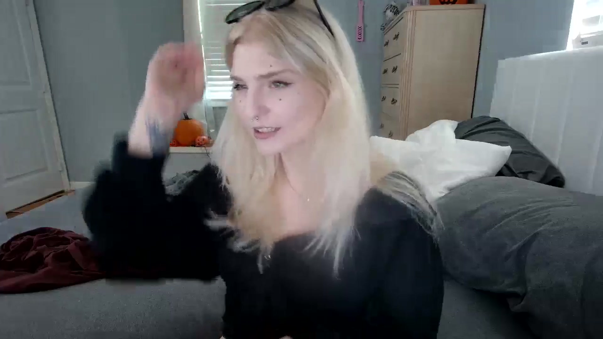 Gallery image thumbnail from DuckChan0's myfreecams stream on, 10/17/2024, 15:32 image 9 of 20