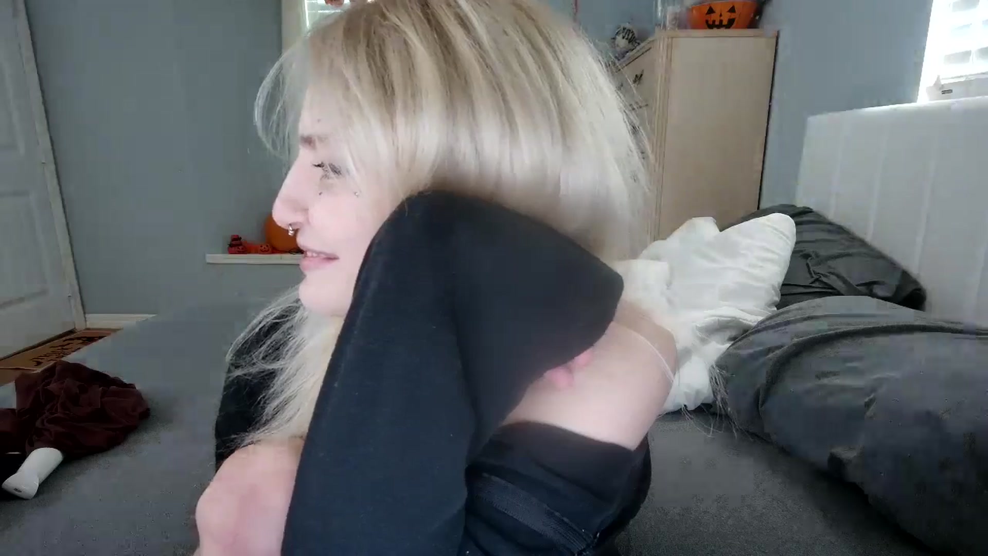 Gallery image thumbnail from DuckChan0's myfreecams stream on, 10/17/2024, 16:18 image 11 of 20