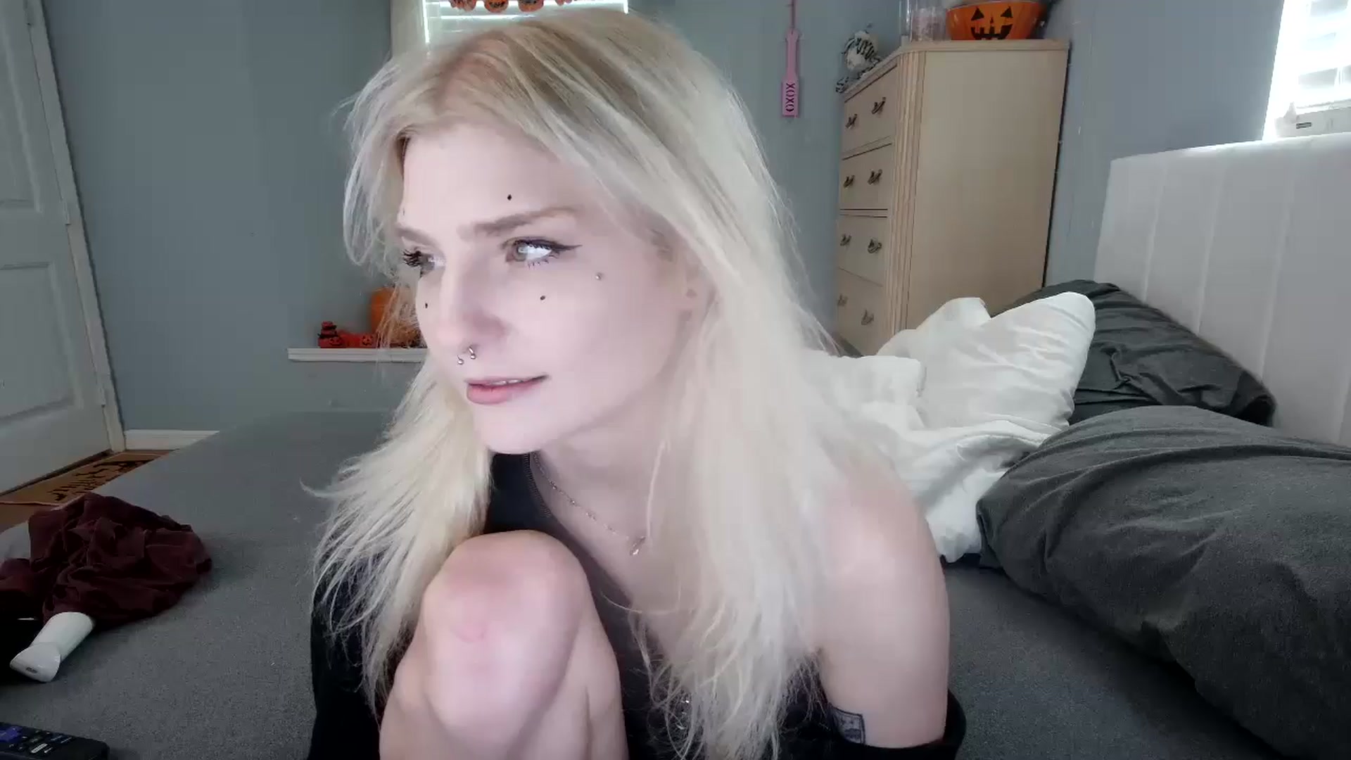 Gallery image thumbnail from DuckChan0's myfreecams stream on, 10/17/2024, 16:18 image 10 of 20