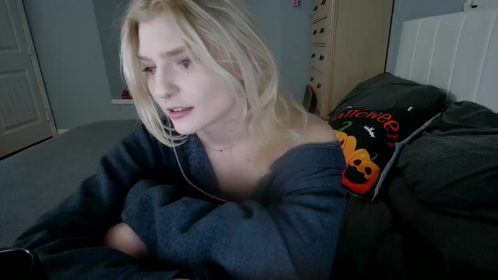 Gallery image thumbnail from DuckChan0's myfreecams stream on, 10/20/2024, 23:06 image 3 of 20