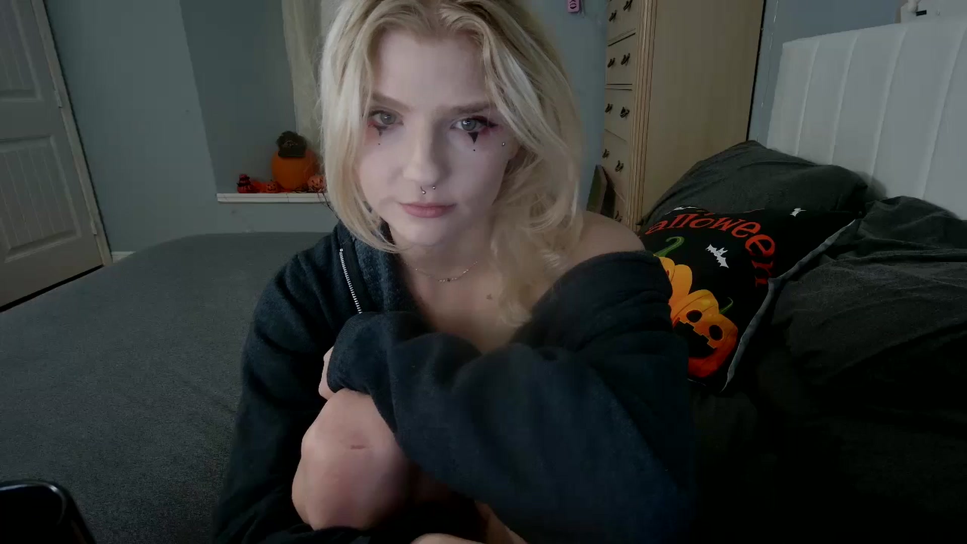 Gallery image thumbnail from DuckChan0's myfreecams stream on, 10/20/2024, 23:06 image 2 of 20