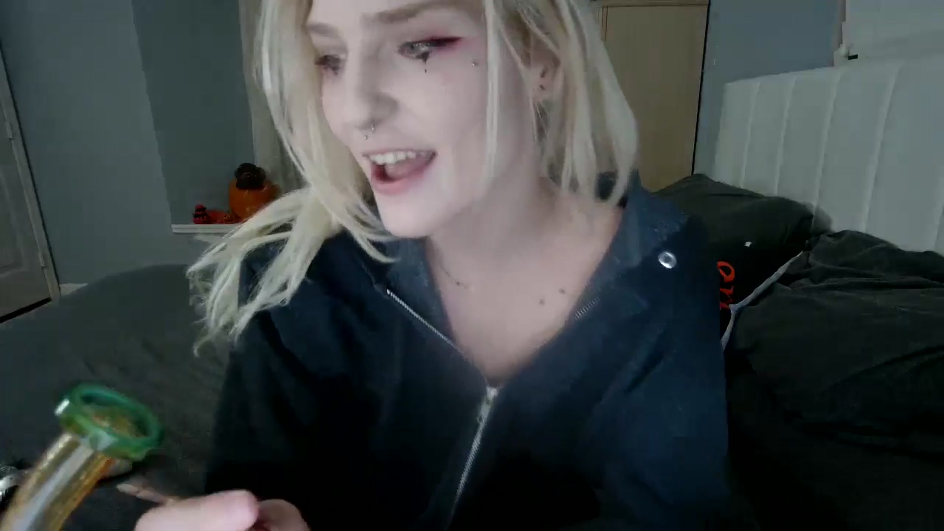Gallery image thumbnail from DuckChan0's myfreecams stream on, 10/20/2024, 23:06 image 18 of 20