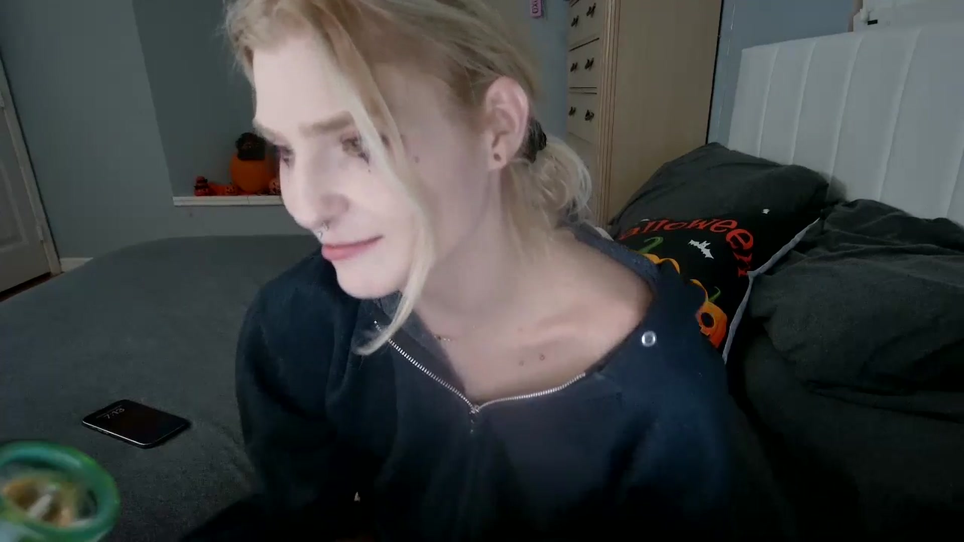 Gallery image thumbnail from DuckChan0's myfreecams stream on, 10/21/2024, 24:18 image 2 of 20