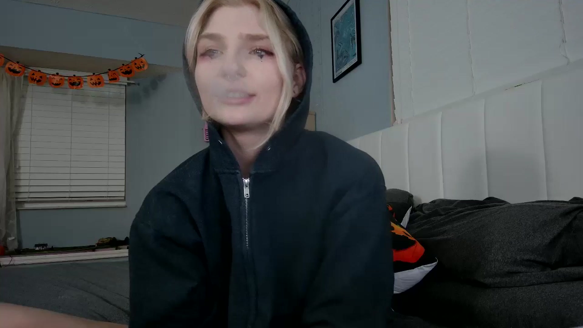 Gallery image thumbnail from DuckChan0's myfreecams stream on, 10/21/2024, 24:18 image 5 of 20