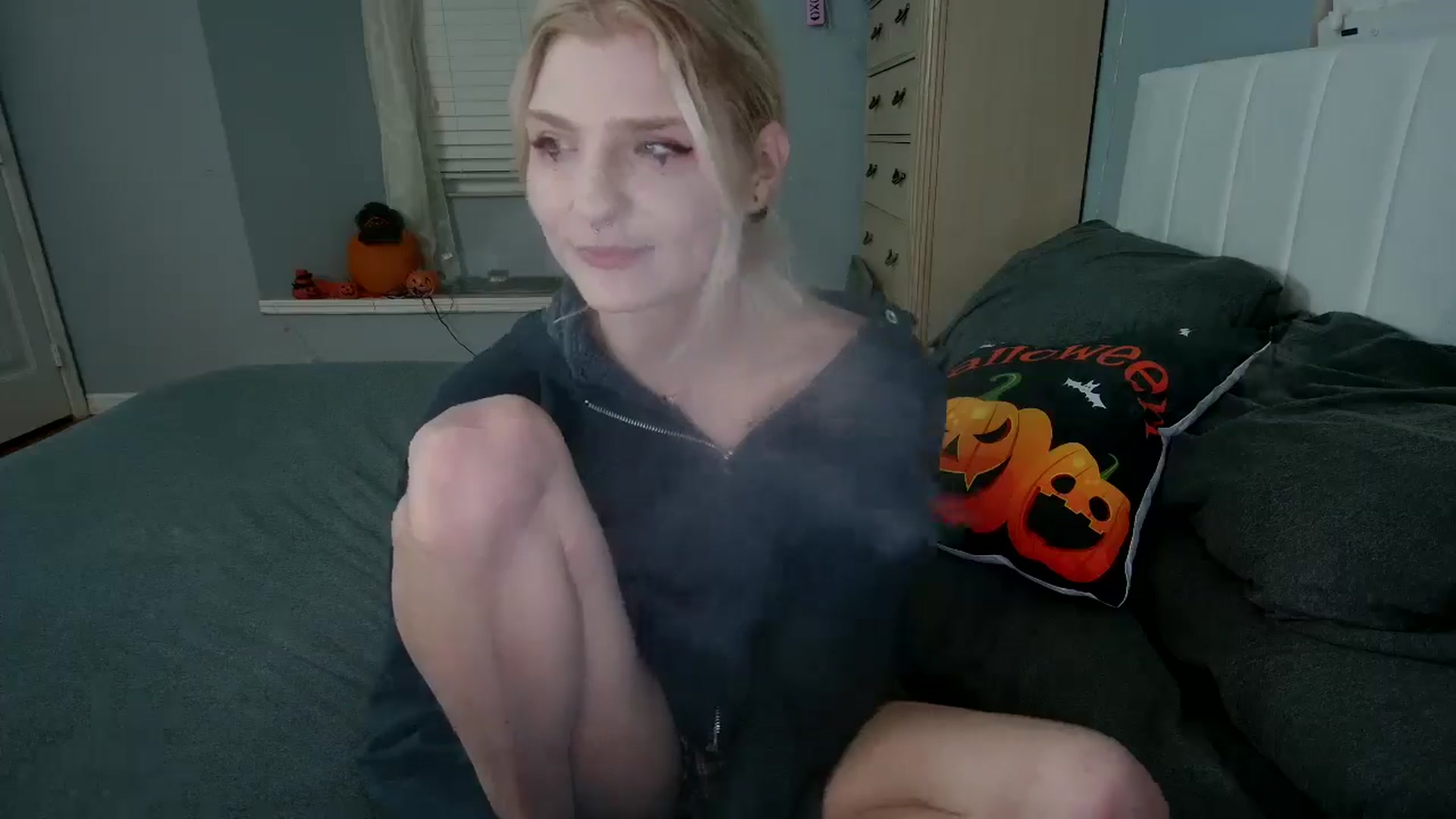 Gallery image thumbnail from DuckChan0's myfreecams stream on, 10/21/2024, 24:18 image 3 of 20