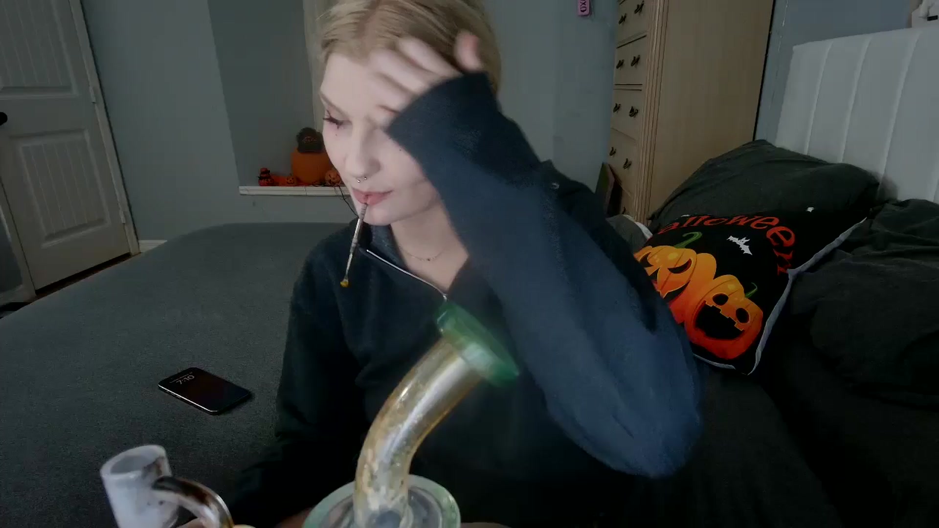 Gallery image thumbnail from DuckChan0's myfreecams stream on, 10/21/2024, 24:18 image 1 of 20