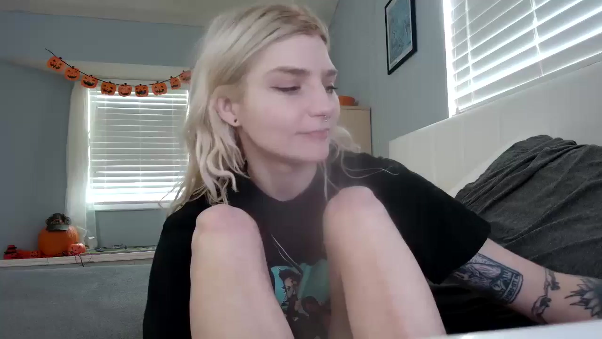 Gallery image thumbnail from DuckChan0's myfreecams stream on, 10/21/2024, 15:55 image 17 of 20