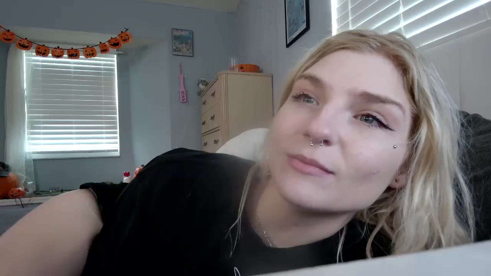 Gallery image thumbnail from DuckChan0's myfreecams stream on, 10/21/2024, 15:55 image 19 of 20