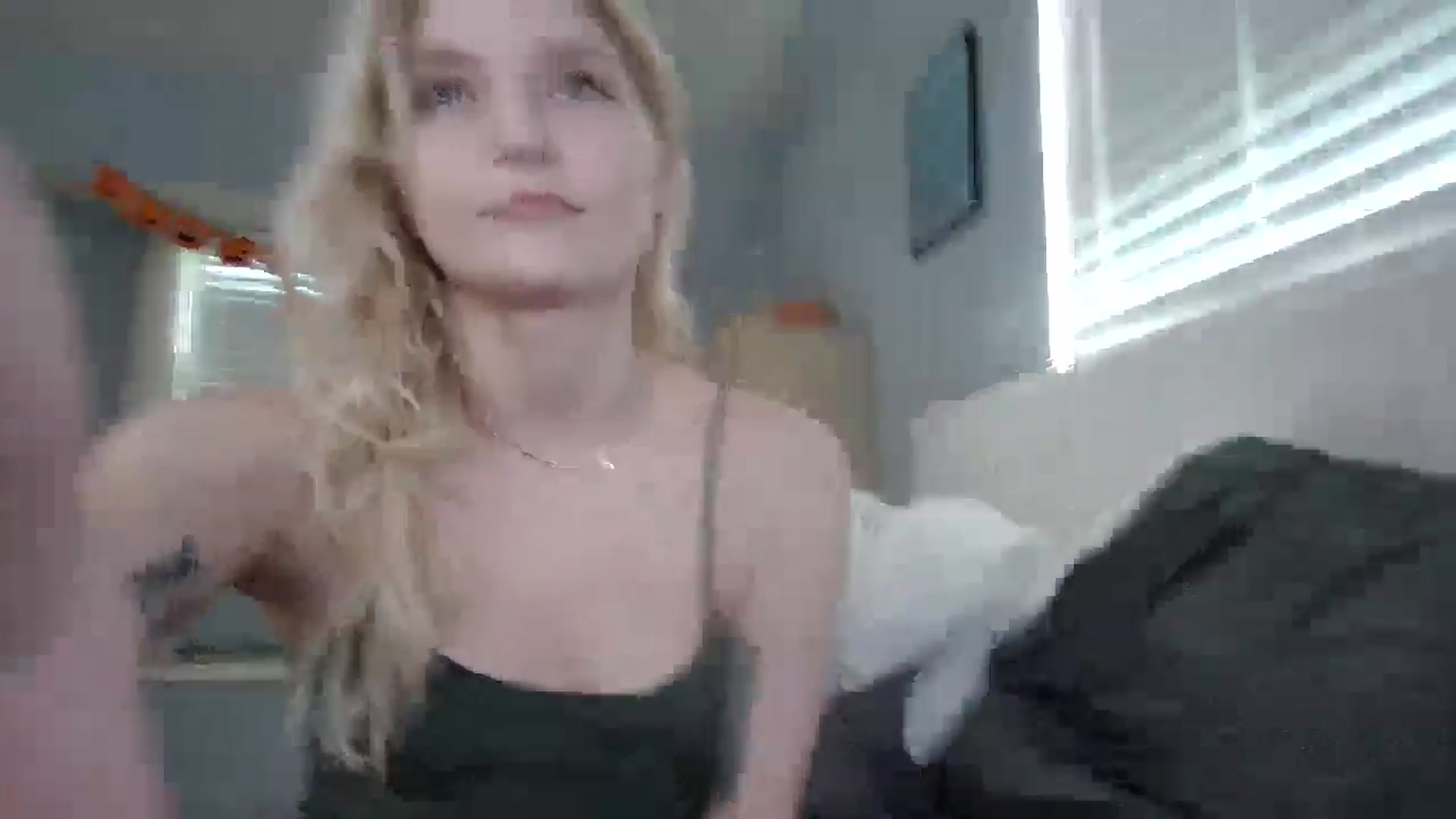 Gallery image thumbnail from DuckChan0's myfreecams stream on, 10/21/2024, 15:55 image 7 of 20