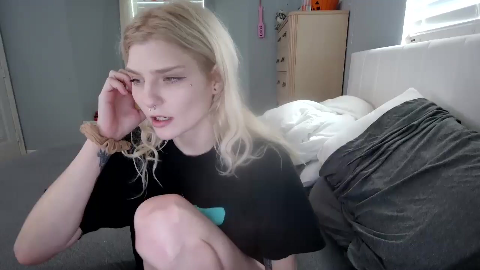 Gallery image thumbnail from DuckChan0's myfreecams stream on, 10/21/2024, 16:21 image 1 of 20