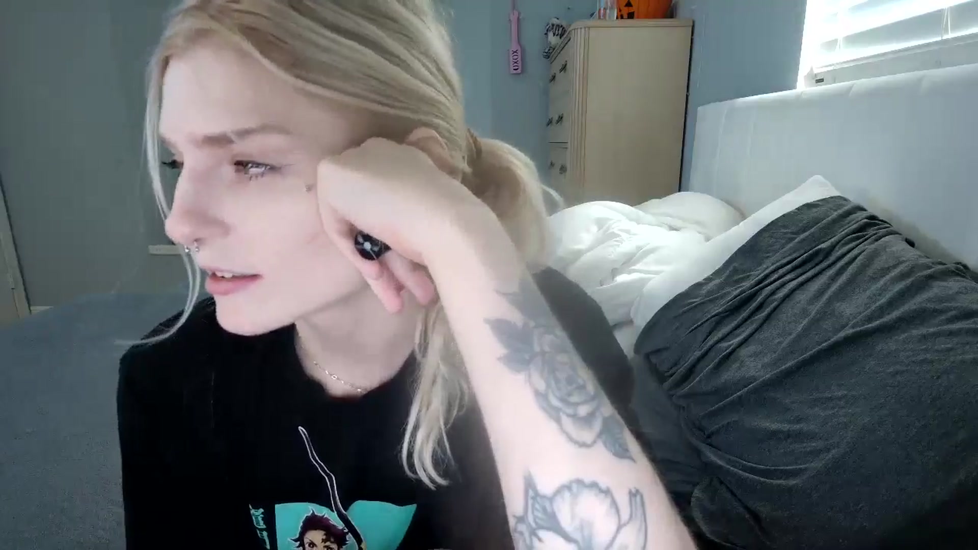 Gallery image thumbnail from DuckChan0's myfreecams stream on, 10/21/2024, 16:21 image 9 of 20