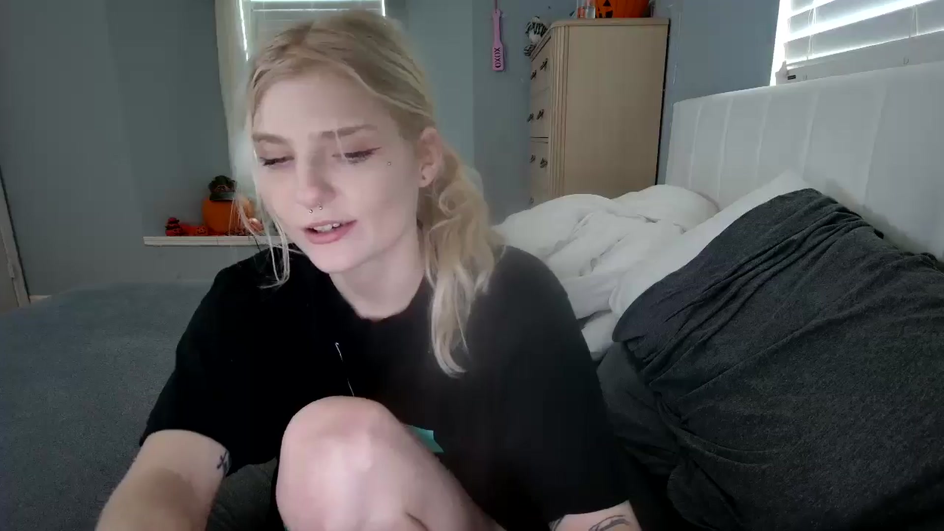 Gallery image thumbnail from DuckChan0's myfreecams stream on, 10/21/2024, 16:21 image 7 of 20