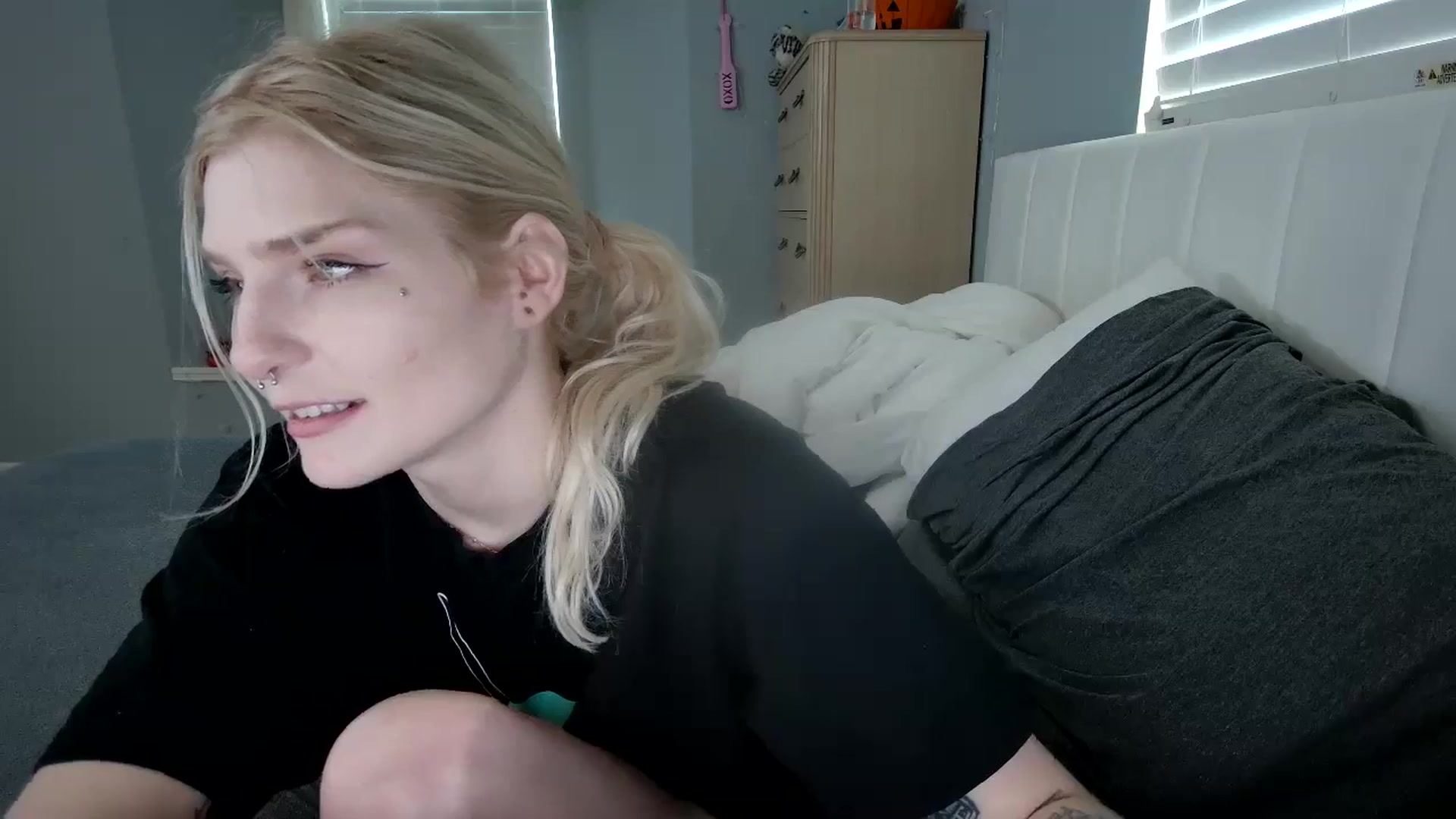 Gallery image thumbnail from DuckChan0's myfreecams stream on, 10/21/2024, 16:21 image 13 of 20