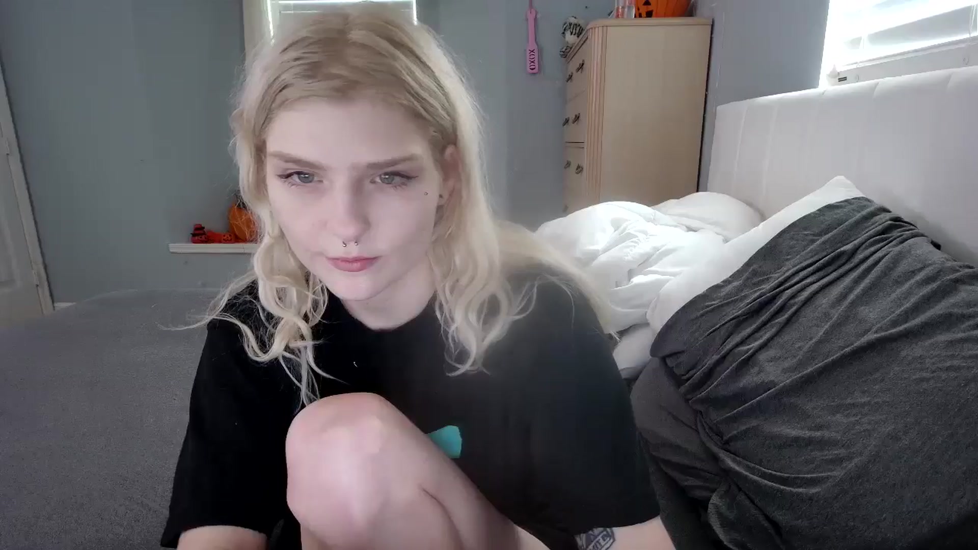 Gallery image thumbnail from DuckChan0's myfreecams stream on, 10/21/2024, 16:21 image 2 of 20
