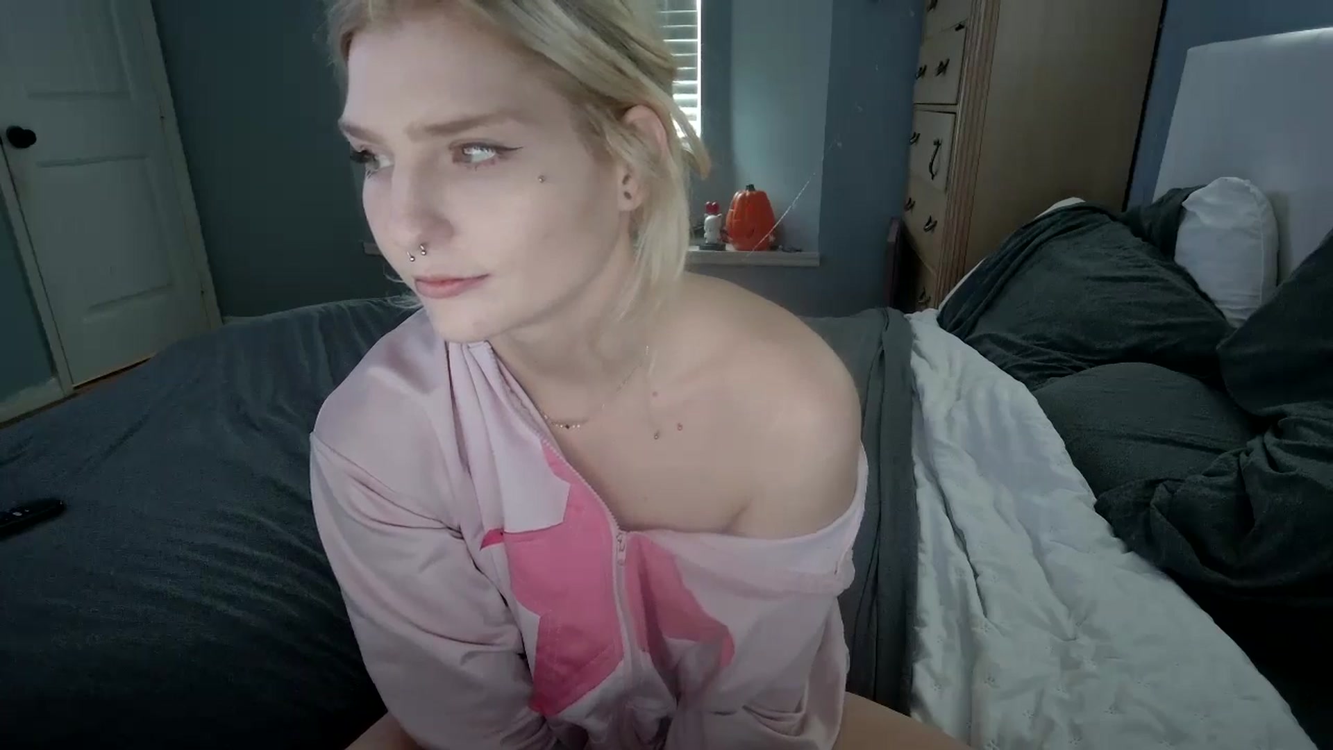 Gallery image thumbnail from DuckChan0's myfreecams stream on, 10/23/2024, 15:46 image 20 of 20
