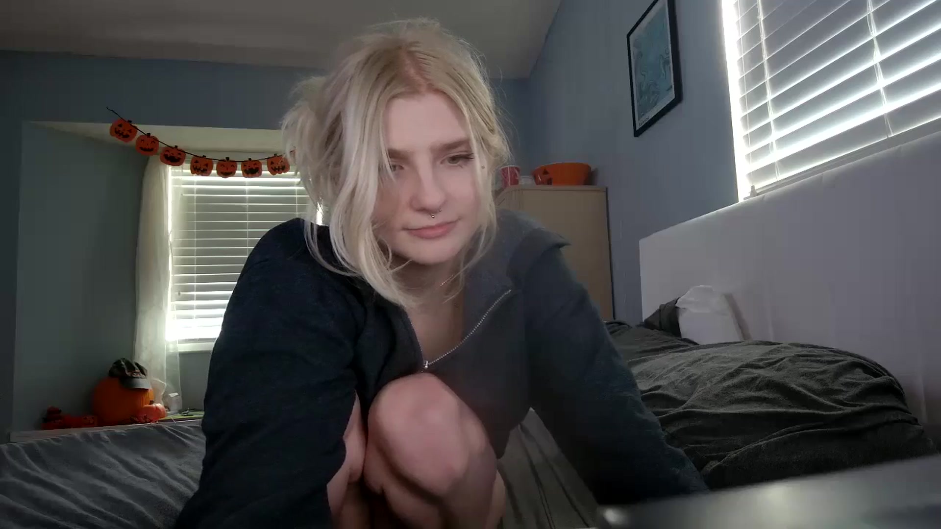 Gallery image thumbnail from DuckChan0's myfreecams stream on, 10/23/2024, 16:55 image 15 of 20