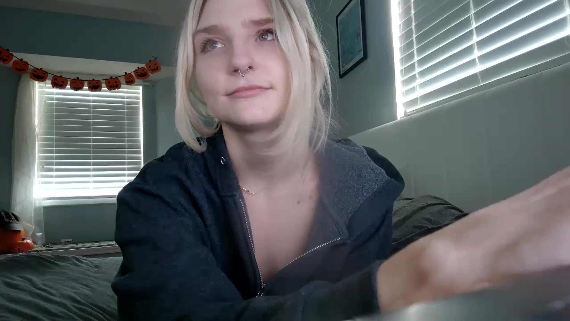 Gallery image thumbnail from DuckChan0's myfreecams stream on, 10/23/2024, 16:55 image 13 of 20