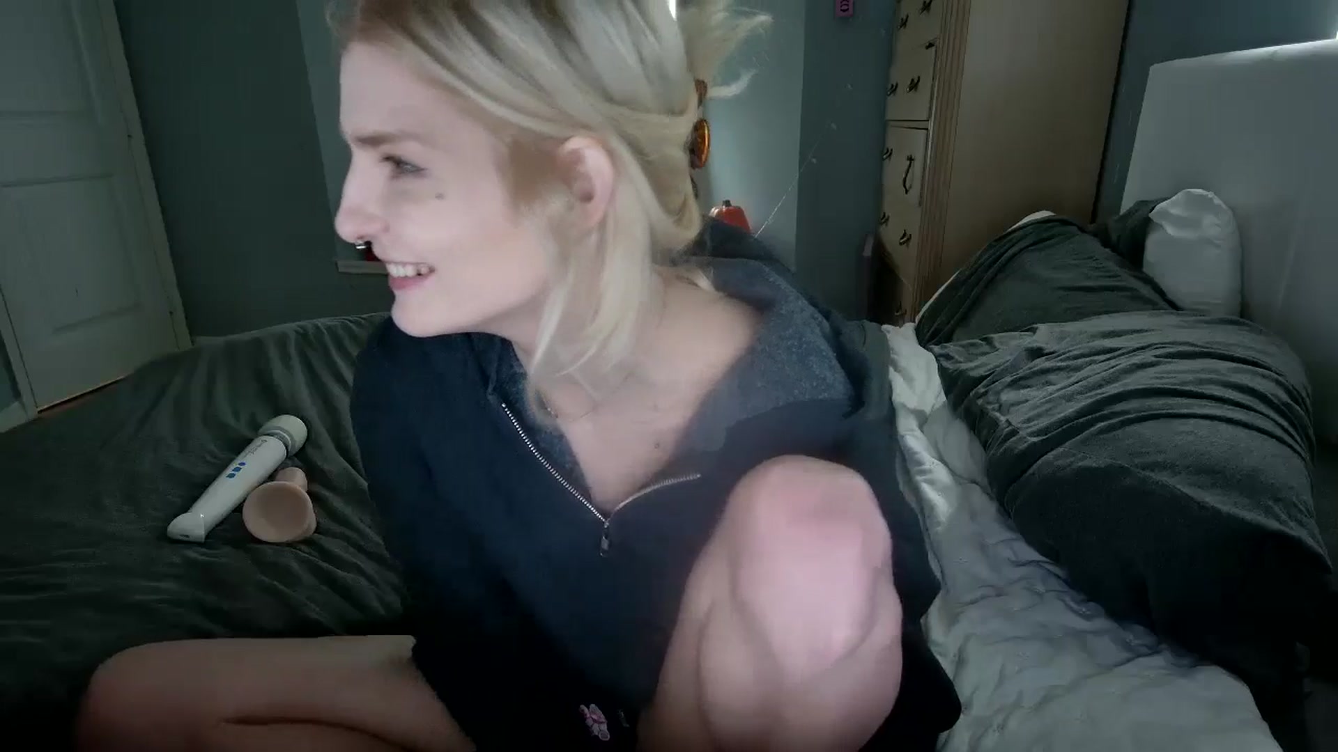 Gallery image thumbnail from DuckChan0's myfreecams stream on, 10/23/2024, 16:55 image 2 of 20