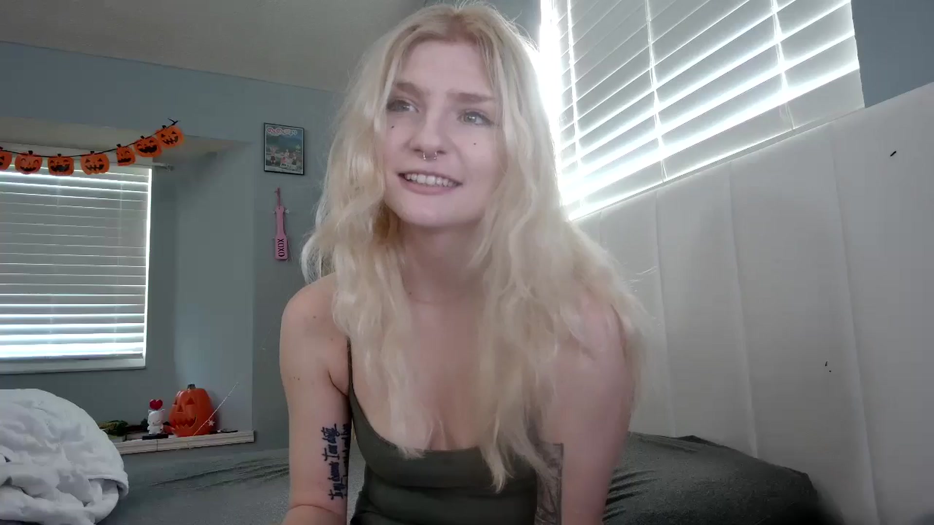 Gallery image thumbnail from DuckChan0's myfreecams stream on, 10/24/2024, 17:02 image 13 of 20