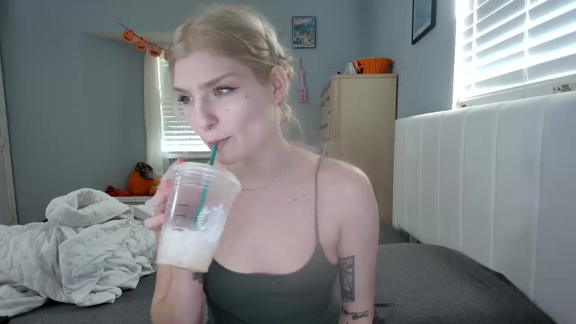 Gallery image thumbnail from DuckChan0's myfreecams stream on, 10/24/2024, 17:02 image 11 of 20