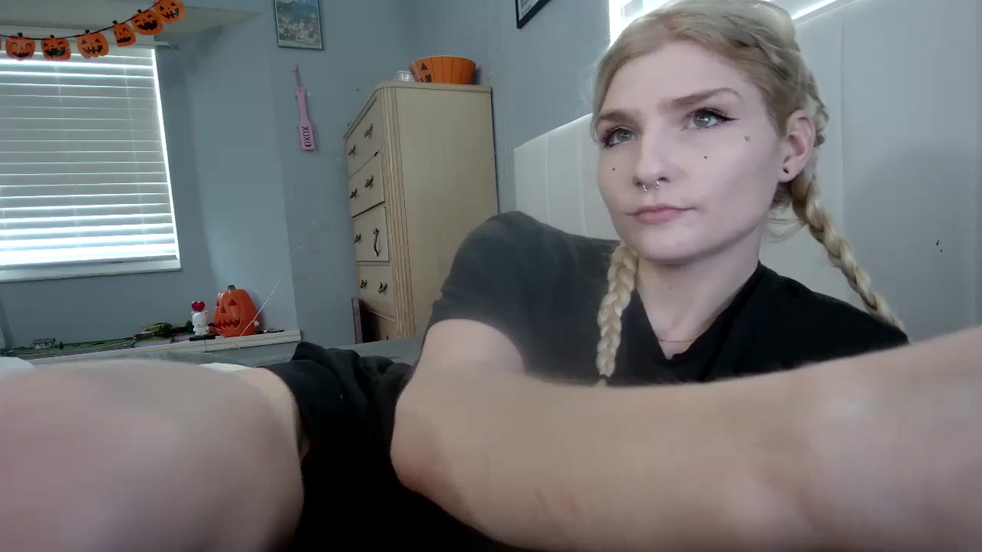 Gallery image thumbnail from DuckChan0's myfreecams stream on, 10/24/2024, 17:02 image 5 of 20