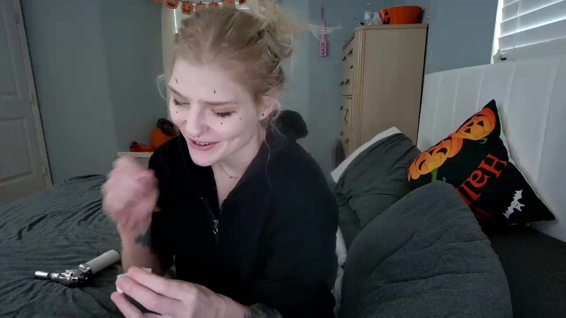 Gallery image thumbnail from DuckChan0's myfreecams stream on, 10/25/2024, 14:31 image 18 of 20