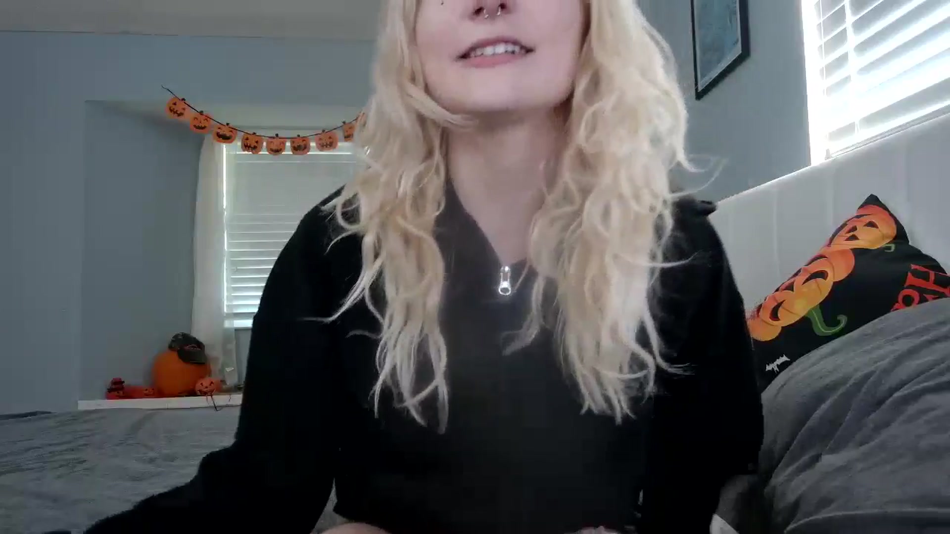 Gallery image thumbnail from DuckChan0's myfreecams stream on, 10/25/2024, 14:31 image 8 of 20