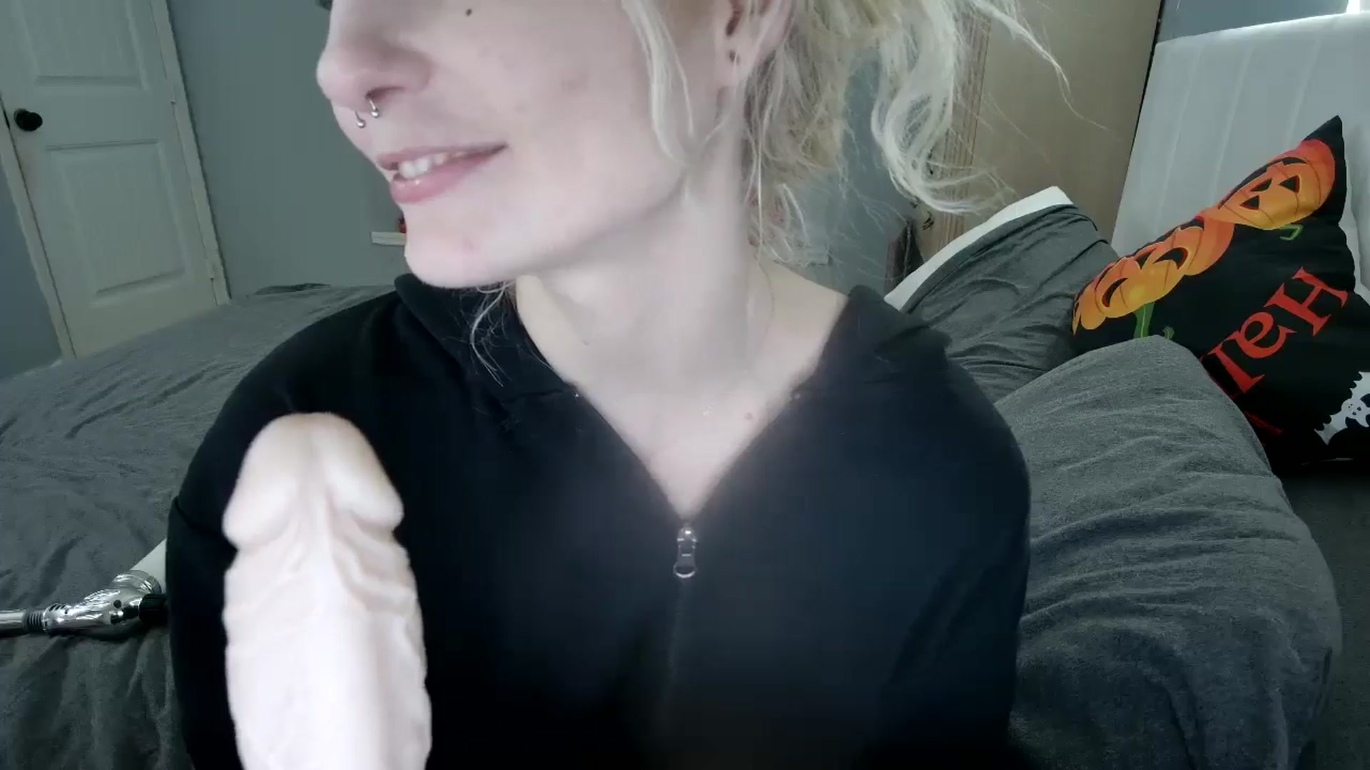 Gallery image thumbnail from DuckChan0's myfreecams stream on, 10/25/2024, 14:47 image 19 of 20