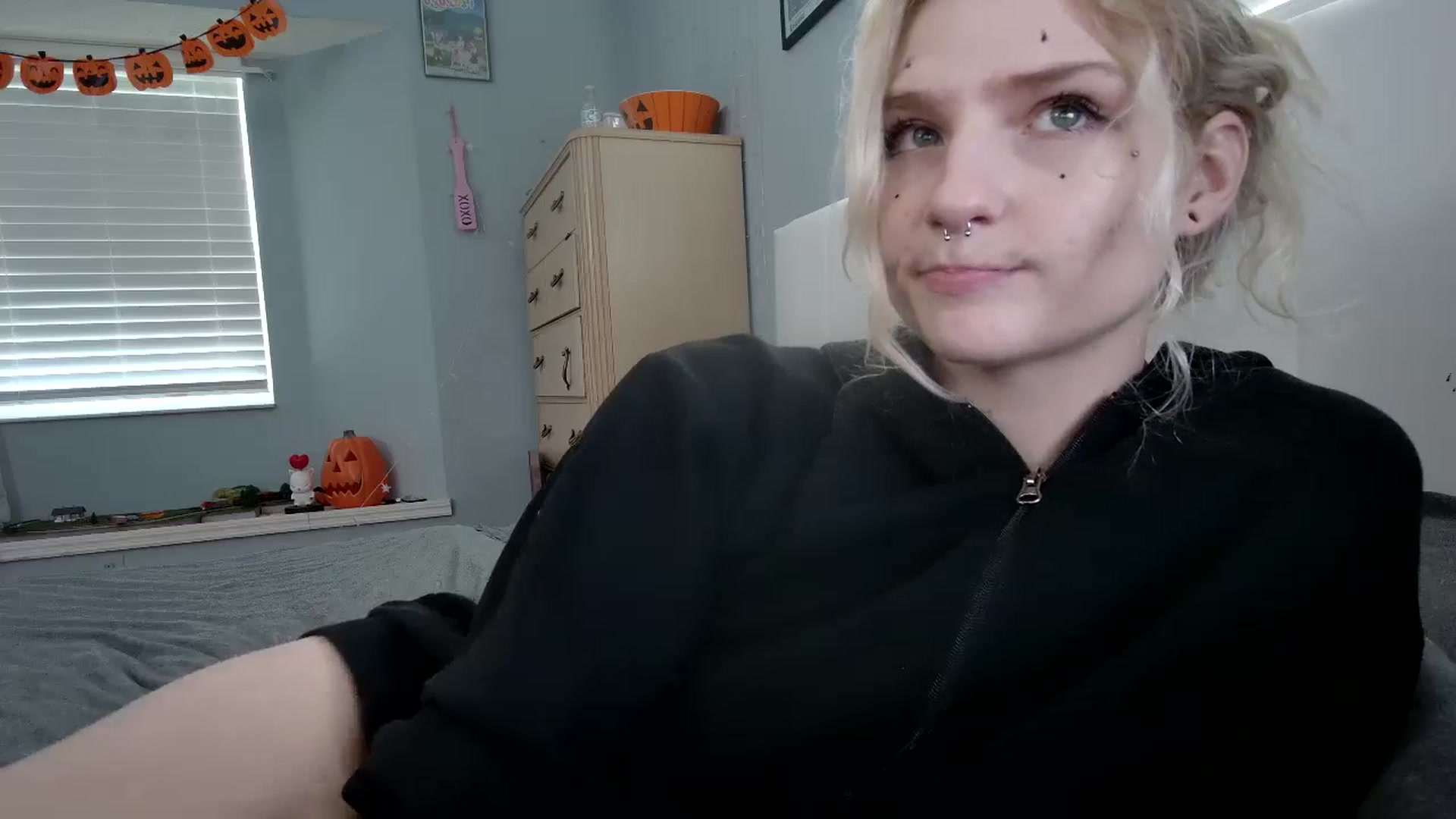 Gallery image thumbnail from DuckChan0's myfreecams stream on, 10/25/2024, 14:47 image 3 of 20