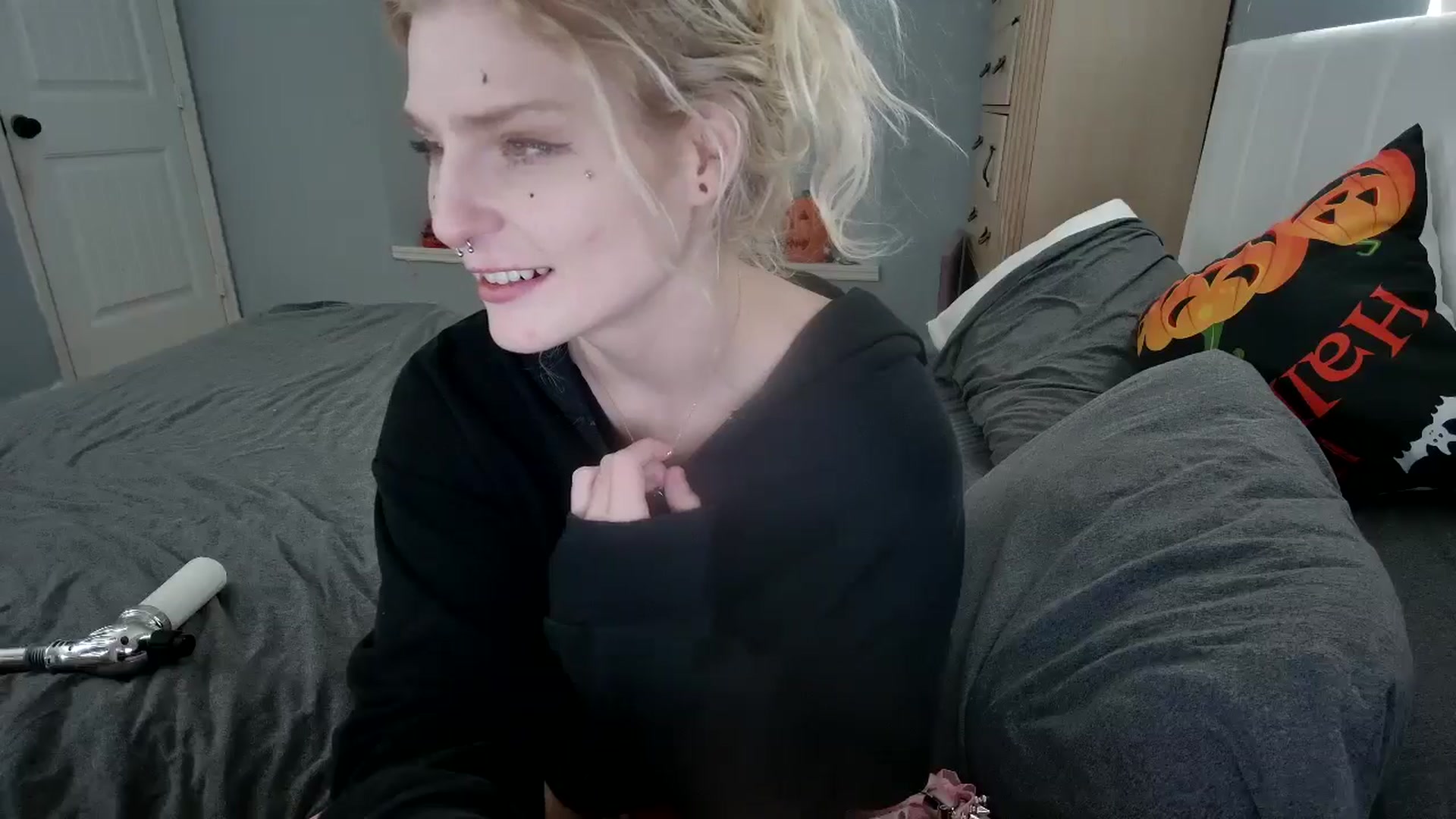 Gallery image thumbnail from DuckChan0's myfreecams stream on, 10/25/2024, 14:47 image 17 of 20