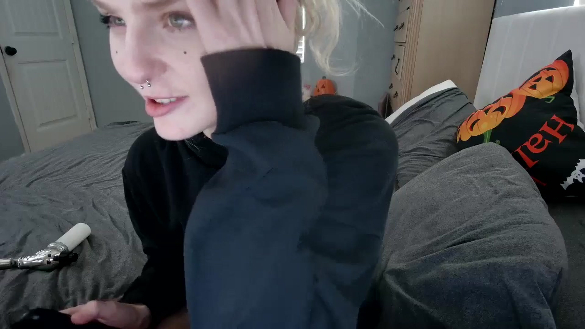 Gallery image thumbnail from DuckChan0's myfreecams stream on, 10/25/2024, 14:47 image 15 of 20