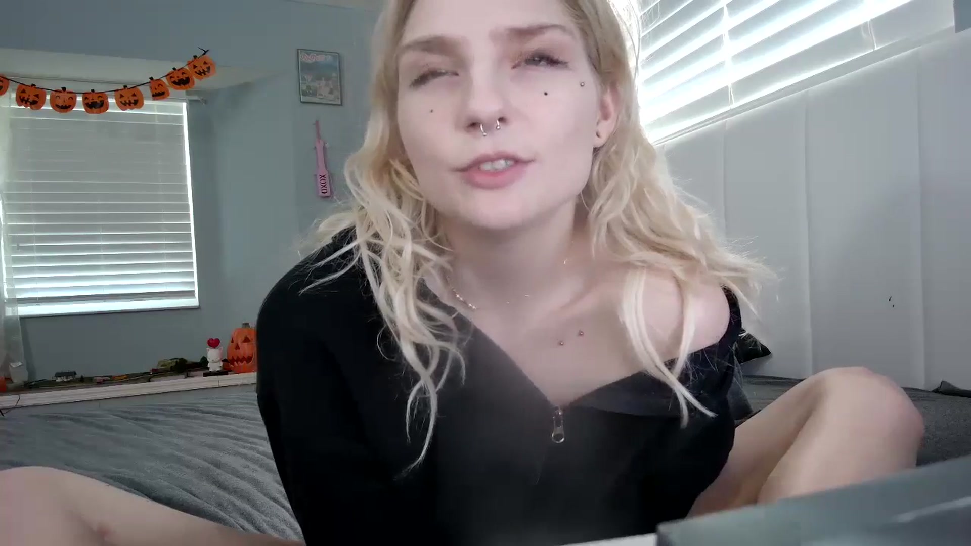 Gallery image thumbnail from DuckChan0's myfreecams stream on, 10/25/2024, 16:03 image 18 of 20