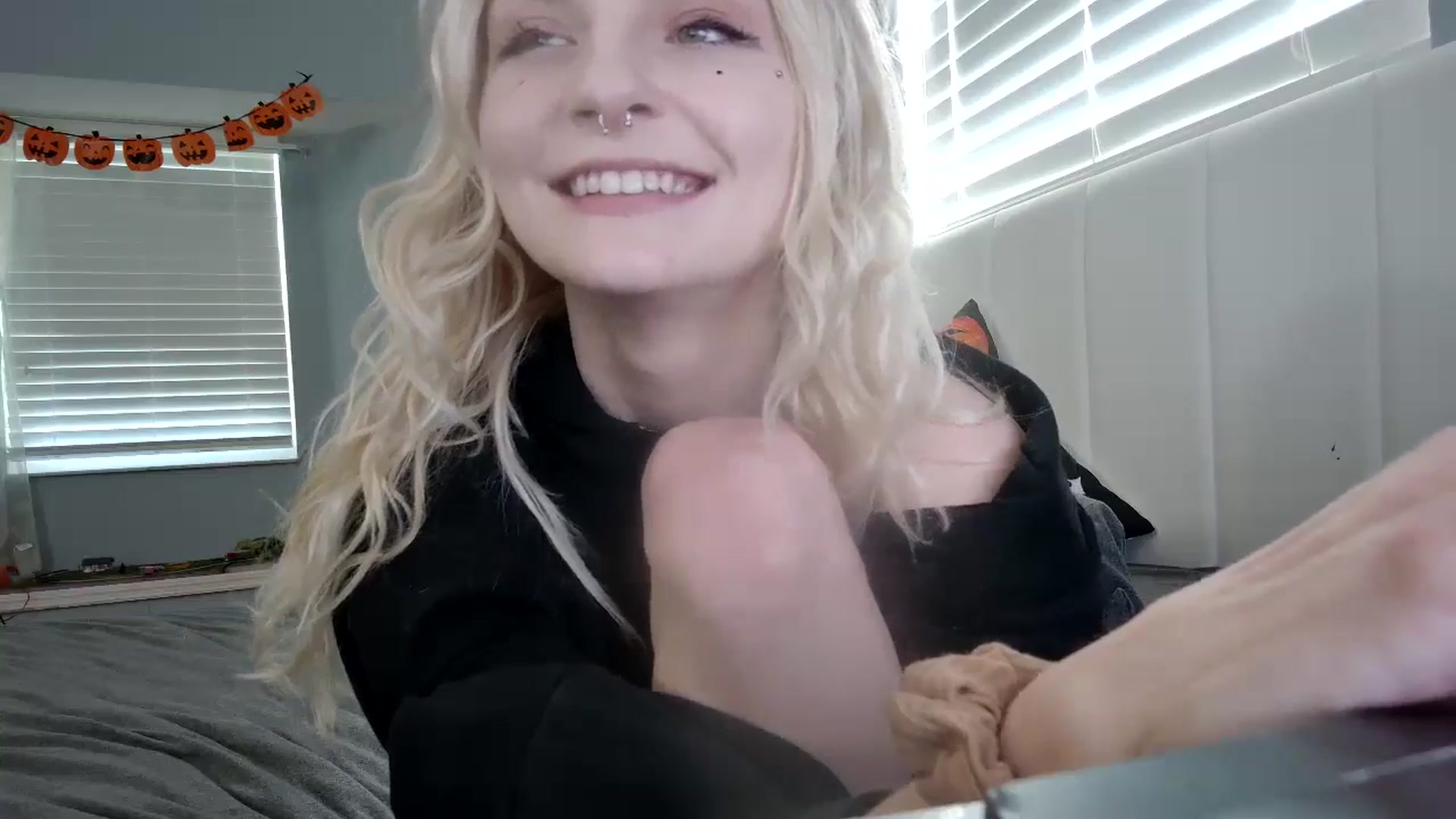Gallery image thumbnail from DuckChan0's myfreecams stream on, 10/25/2024, 16:03 image 19 of 20
