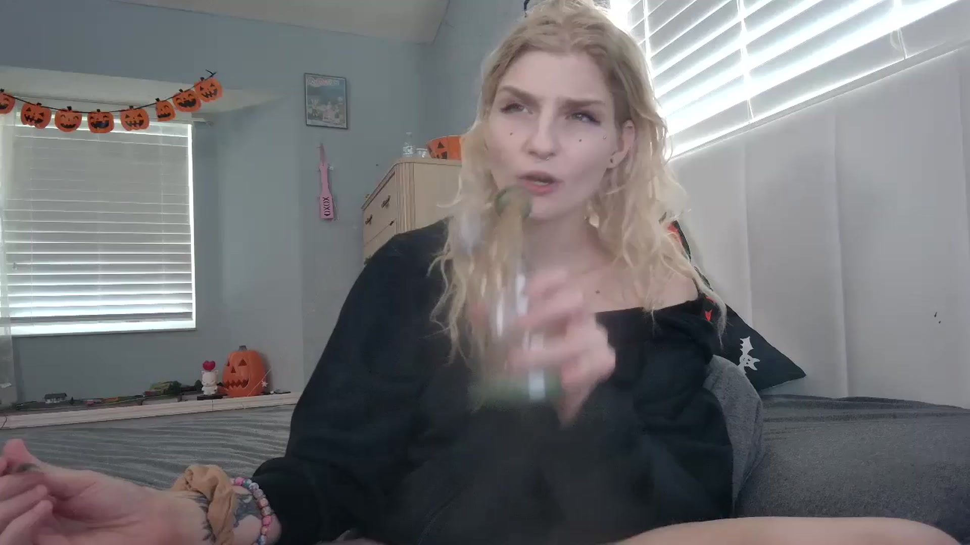 Gallery image thumbnail from DuckChan0's myfreecams stream on, 10/25/2024, 16:03 image 8 of 20