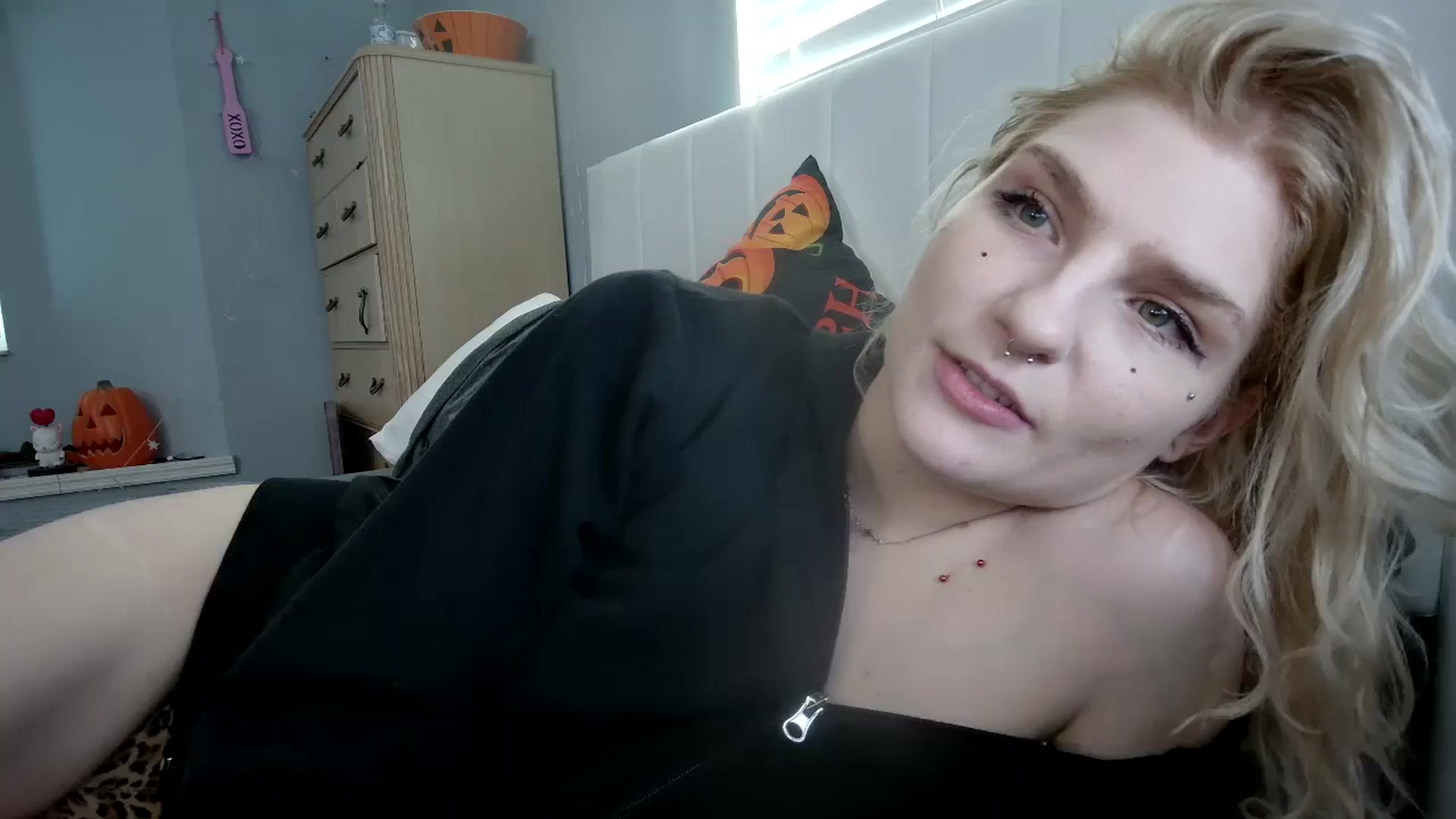 Gallery image thumbnail from DuckChan0's myfreecams stream on, 10/25/2024, 16:03 image 5 of 20