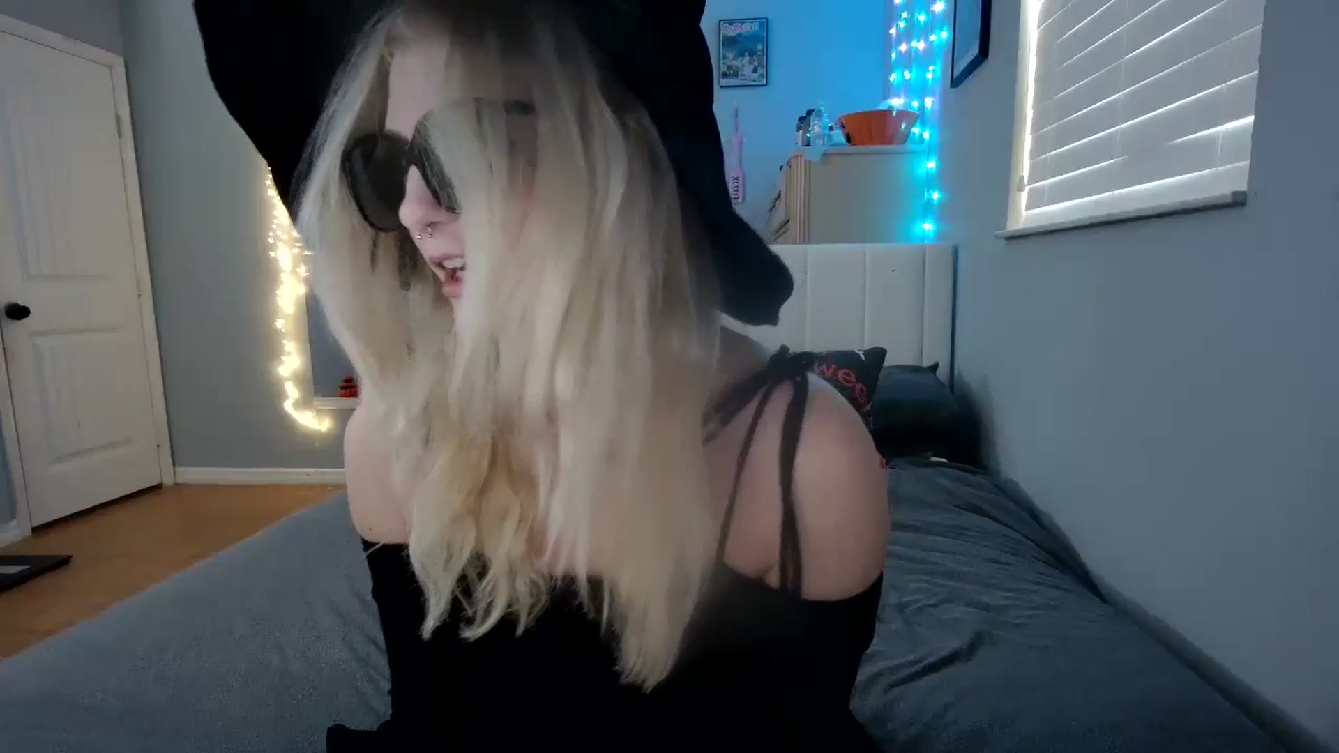 Gallery image thumbnail from DuckChan0's myfreecams stream on, 10/28/2024, 14:22 image 3 of 20