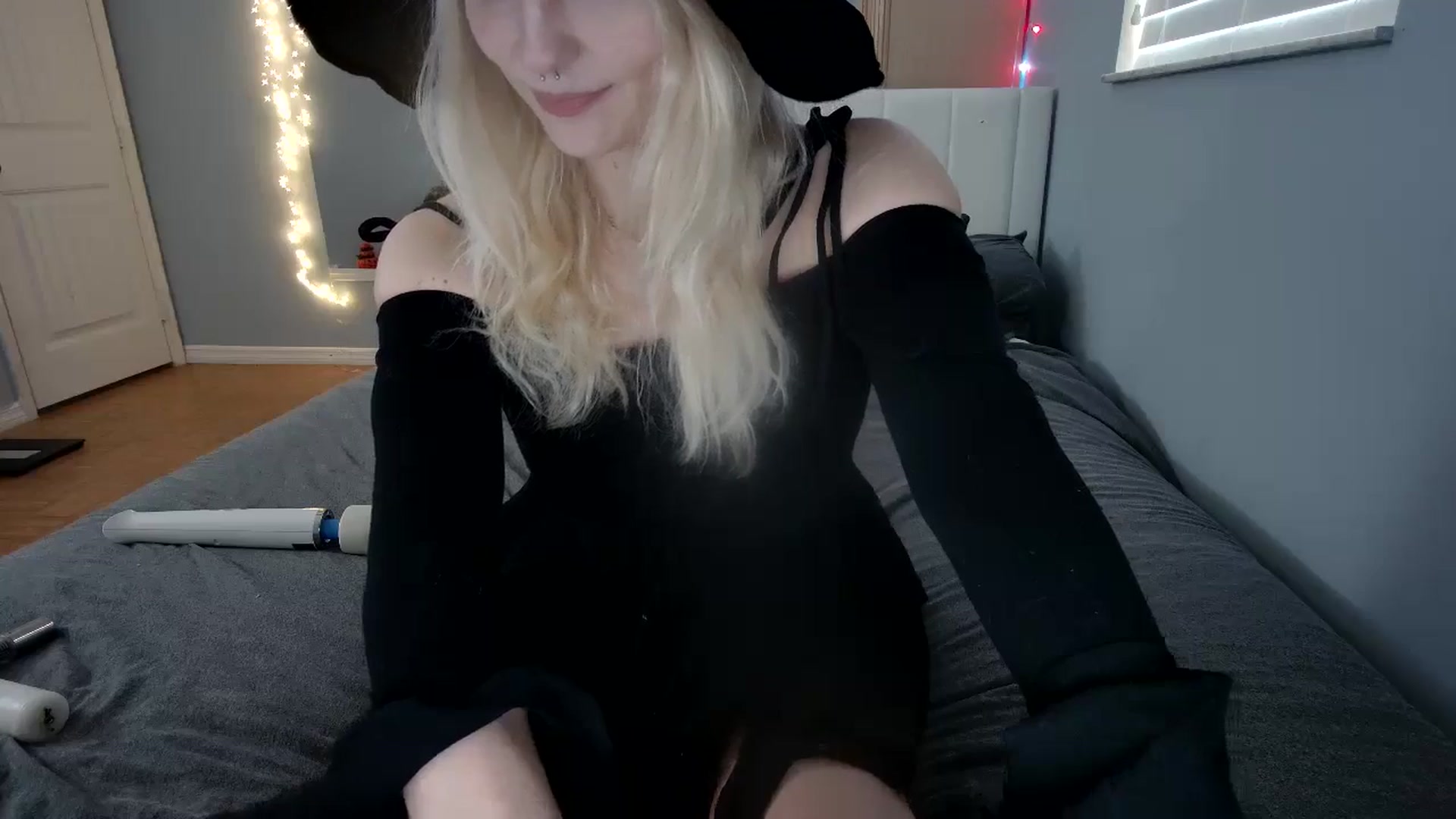 Gallery image thumbnail from DuckChan0's myfreecams stream on, 10/28/2024, 14:22 image 13 of 20