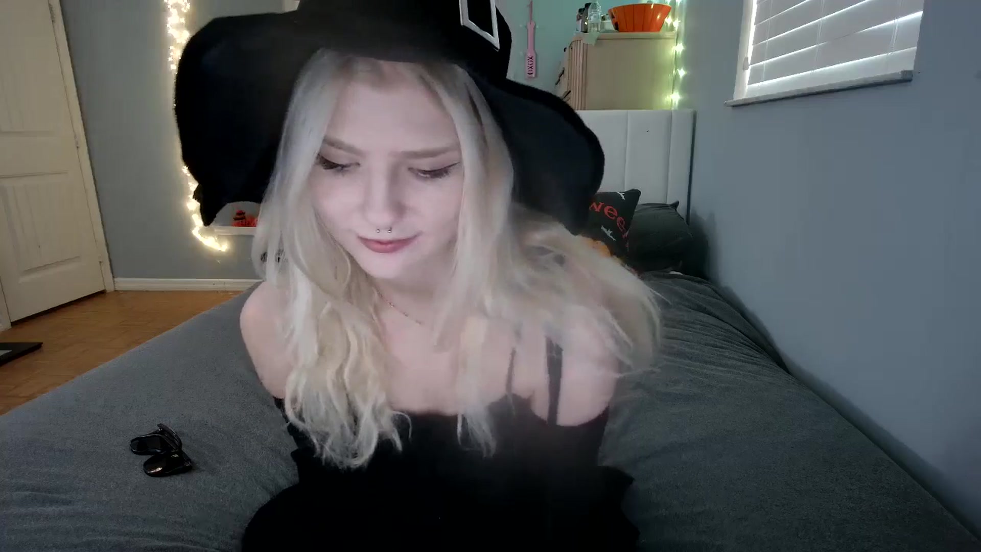 Gallery image thumbnail from DuckChan0's myfreecams stream on, 10/28/2024, 14:22 image 2 of 20