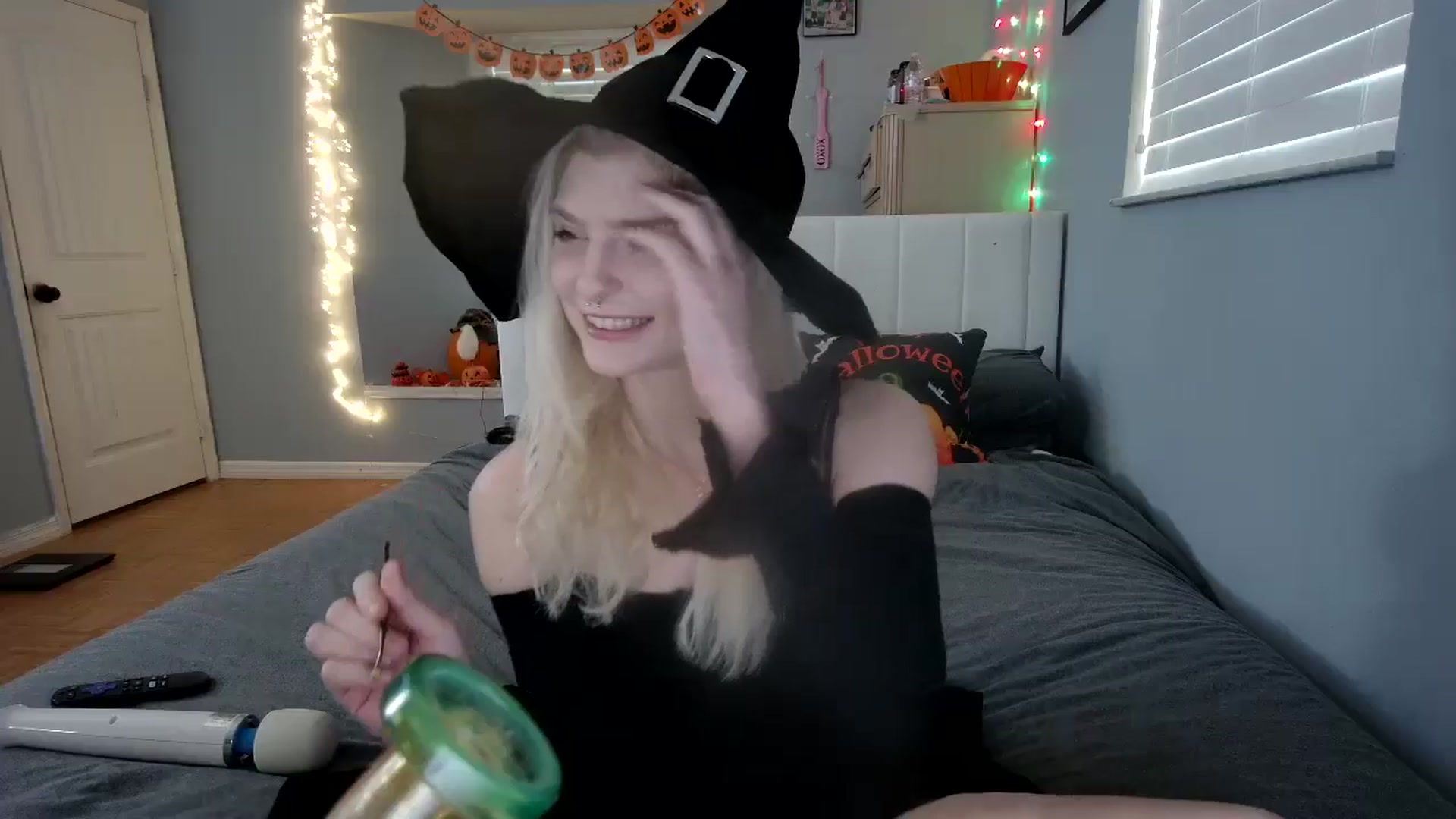 Gallery image thumbnail from DuckChan0's myfreecams stream on, 10/28/2024, 14:22 image 7 of 20